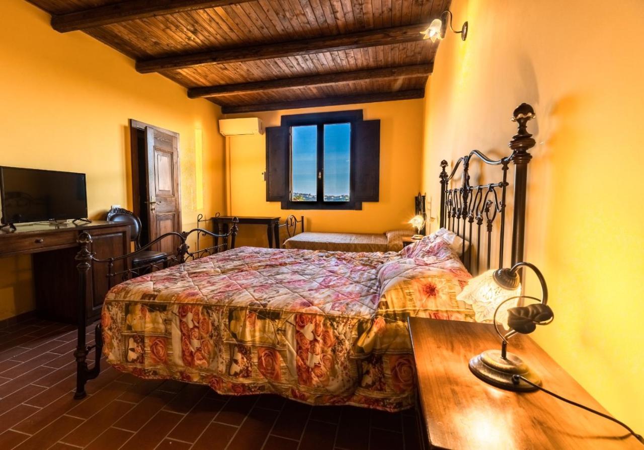 Castello Di Petecciano B&B Mosciano SantʼAngelo Buitenkant foto
